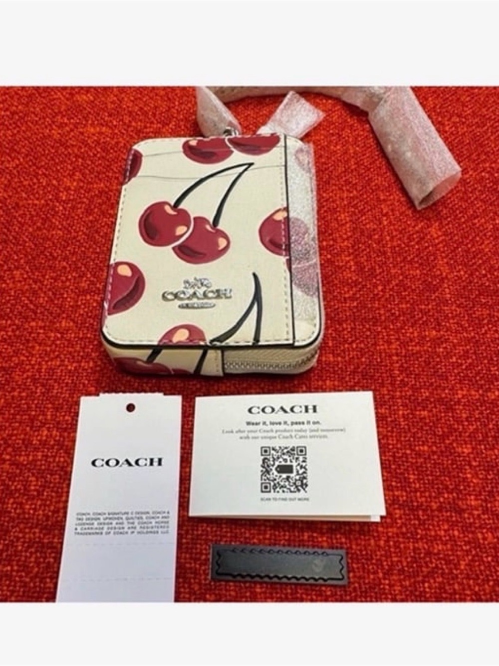 ❤️❤️❤️SALE!!! Coach zip Cherry card case/limited edition❤️❤️❤️